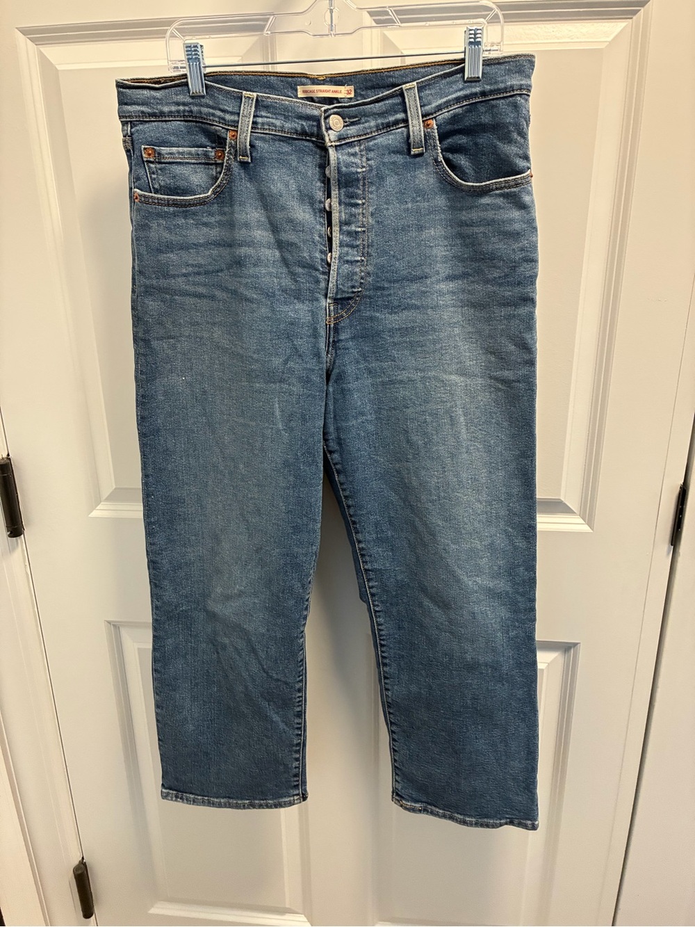 Levi’s Ribcage Straight Ankle Jeans